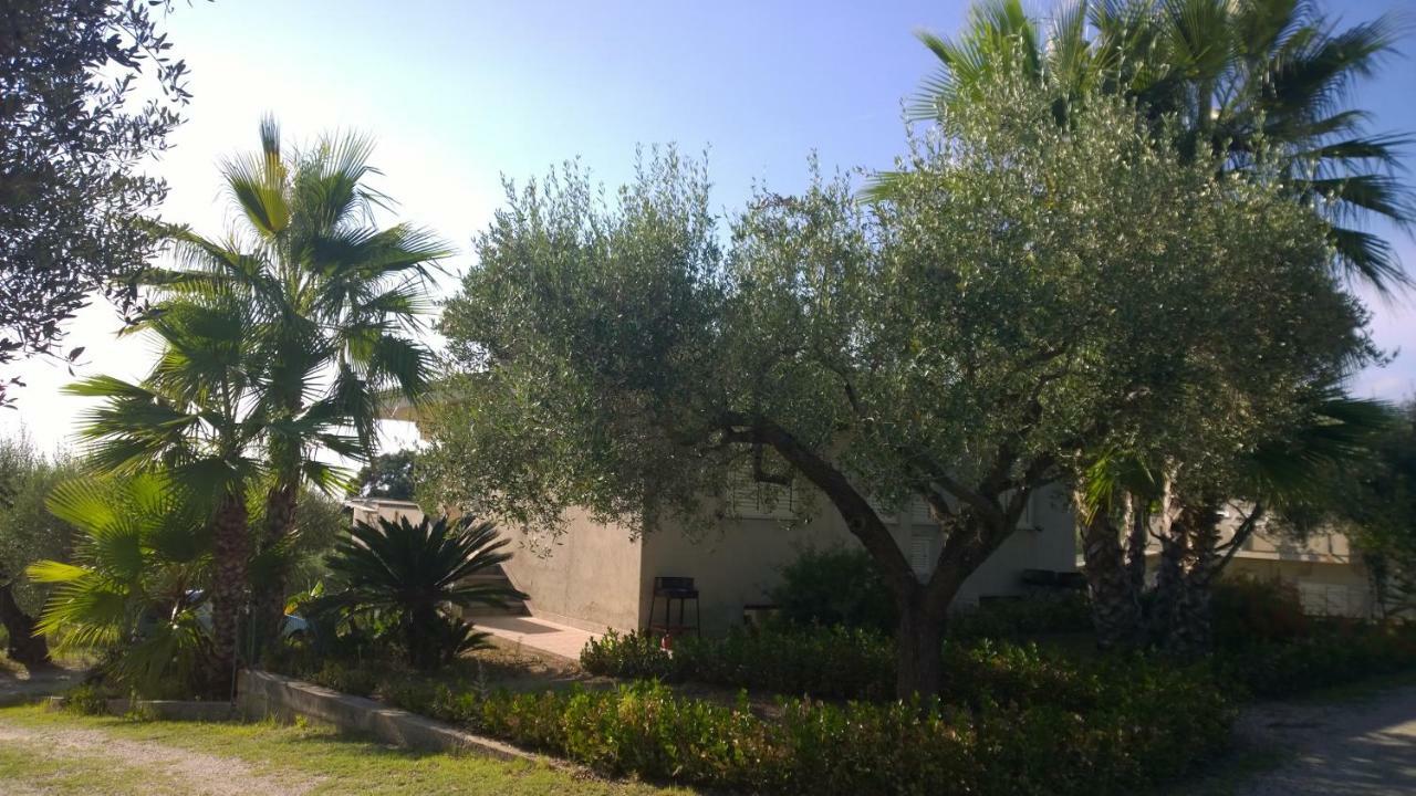 La Scogliera Del Capo Villa Santa Maria  Buitenkant foto